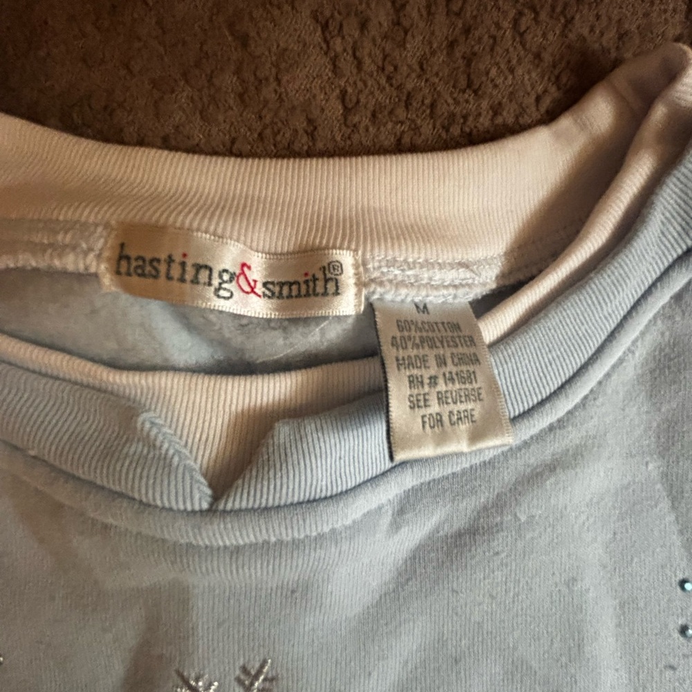 ๐BOGO 1/2๐ Women's Light Blue Snowflake Sweatshirt - Picture 2 of 4